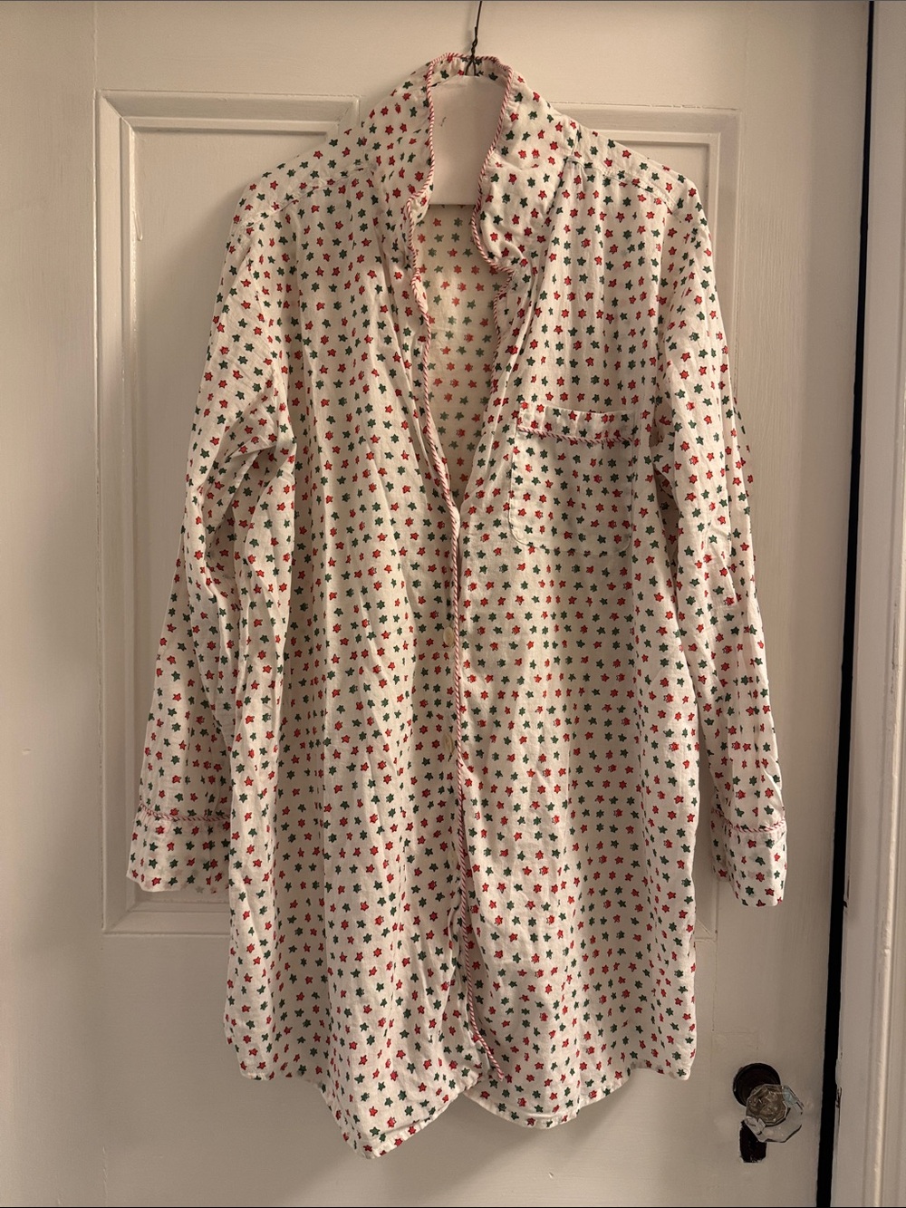 Roller rabbit White Button-Up night Shirt with Red and Green star Print xl